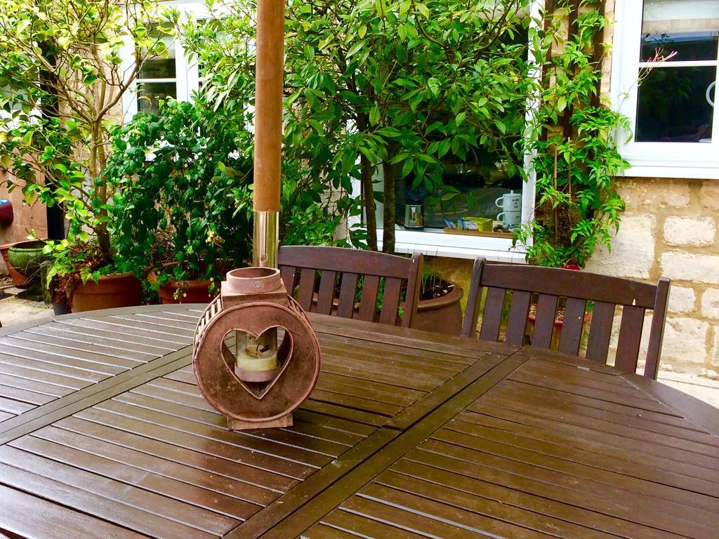 Troy House Bed & Breakfast Painswick Exterior foto